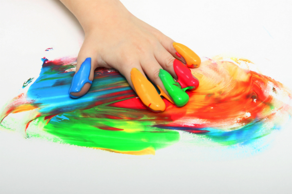 Malen mit Fingerfarben